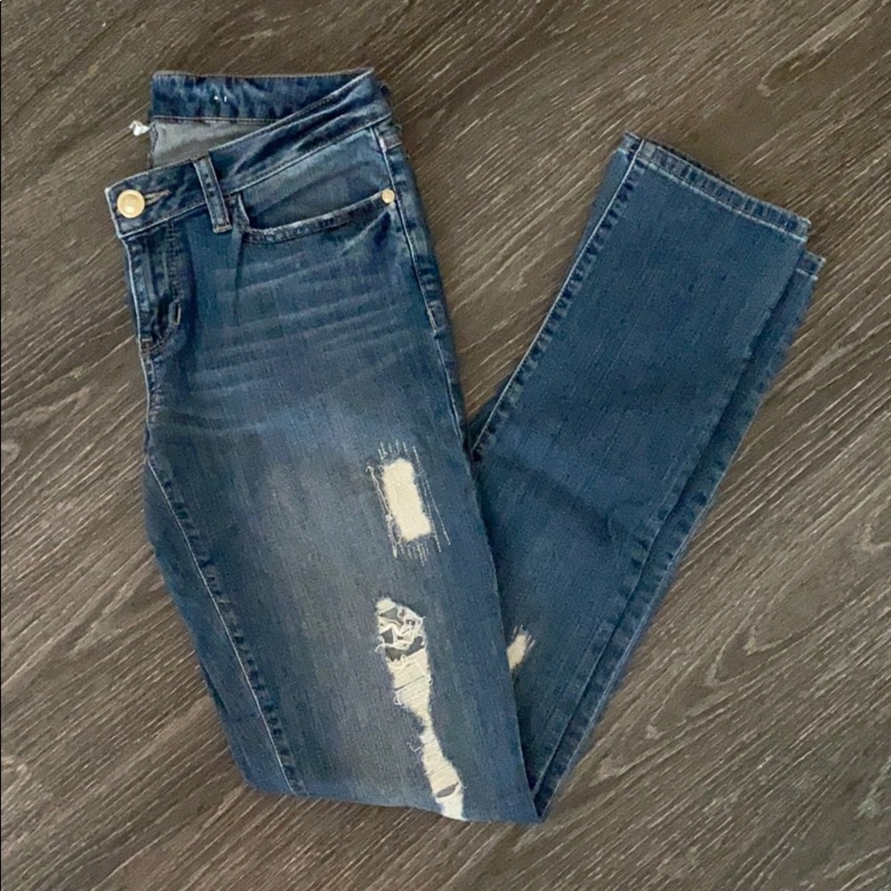 LC Distressed Skinny Jeans